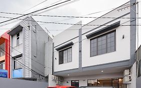 RedDoorz Plus Near Kebun Raya Bogor